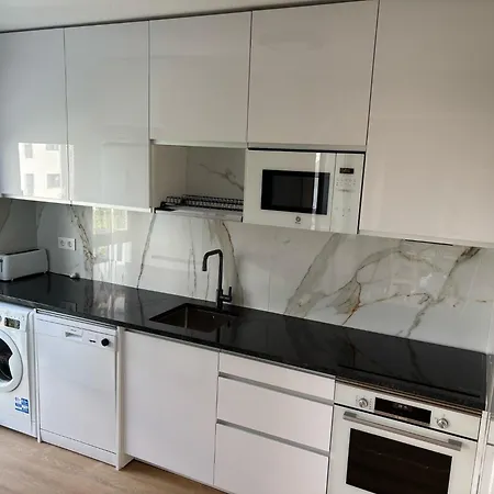Vista Apartment *